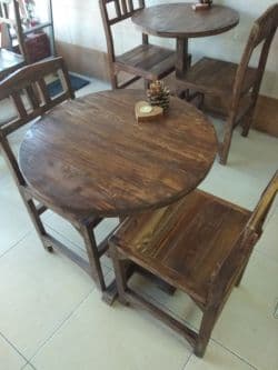 میز و صندلی چوبی