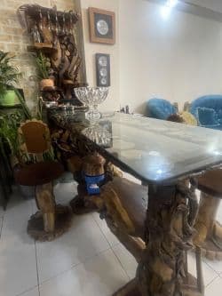 ميز بار و ناهار خوري جنگلي در حد نو