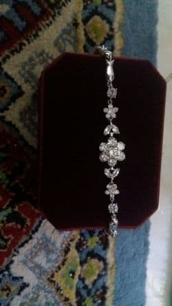 دستبند نگین اتمی