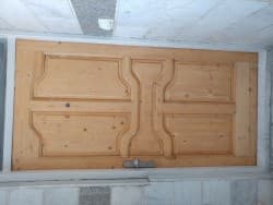 در چوبی اپارتمان