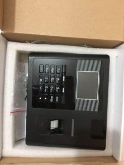 دستگاه حضور و غیاب