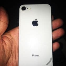 ایفون 8 بسیار تمیز