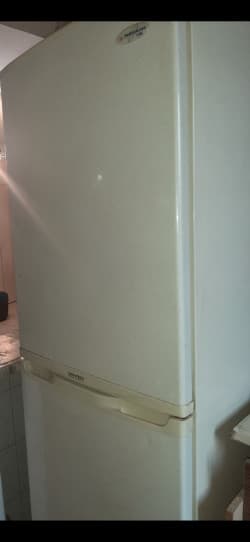 یخچال و فریزر یخساران سالم و خوب