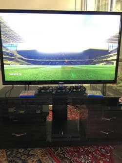 پلی استیشن 4 بسیار تمیز و سالم