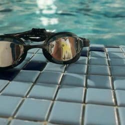 آموزش شنا و فنون نجات غریق و مربیگری (بانوان)