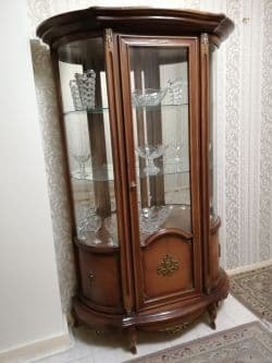 بوفه قهوه ای رنگ چوبی