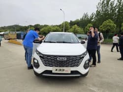 ام وی ام x33 کراس امودا c3